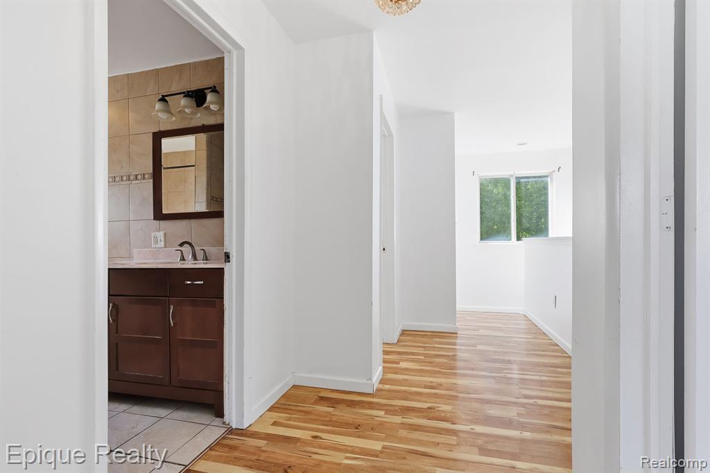 76 W Coy Avenue, Hazel Park, MI 48030 — Photo 17