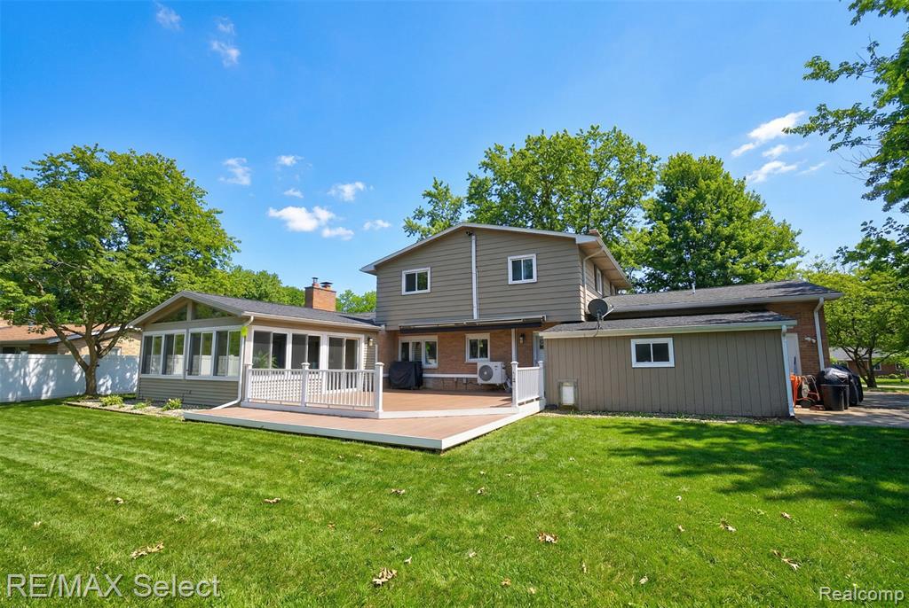 5401 S Sycamore Drive, Burton, MI 48509 — Photo 4