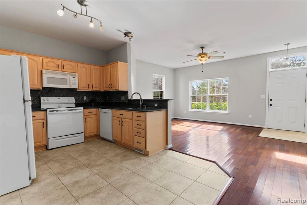 43127 Strand Drive, Sterling Heights, MI 48313 — Photo 7