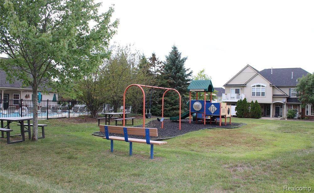 4094 HAMPTON RIDGE Boulevard, Howell, MI 48843 — Photo 15