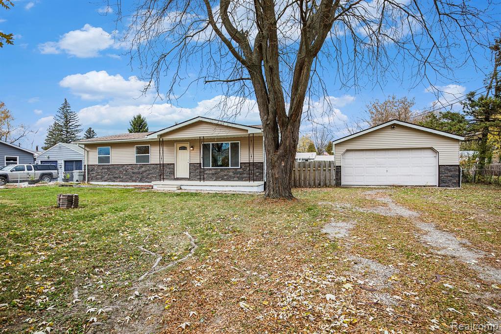 5111 Paro Drive, Flint, MI 48506 — Photo 16