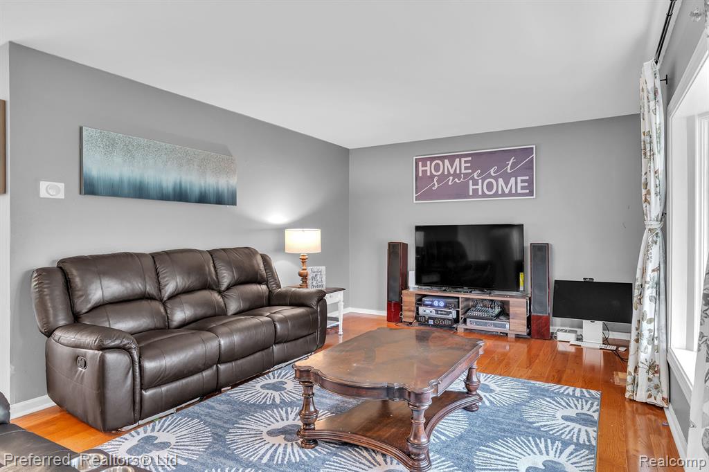 8722 WOODSHIRE Drive, White Lake, MI — Photo 8