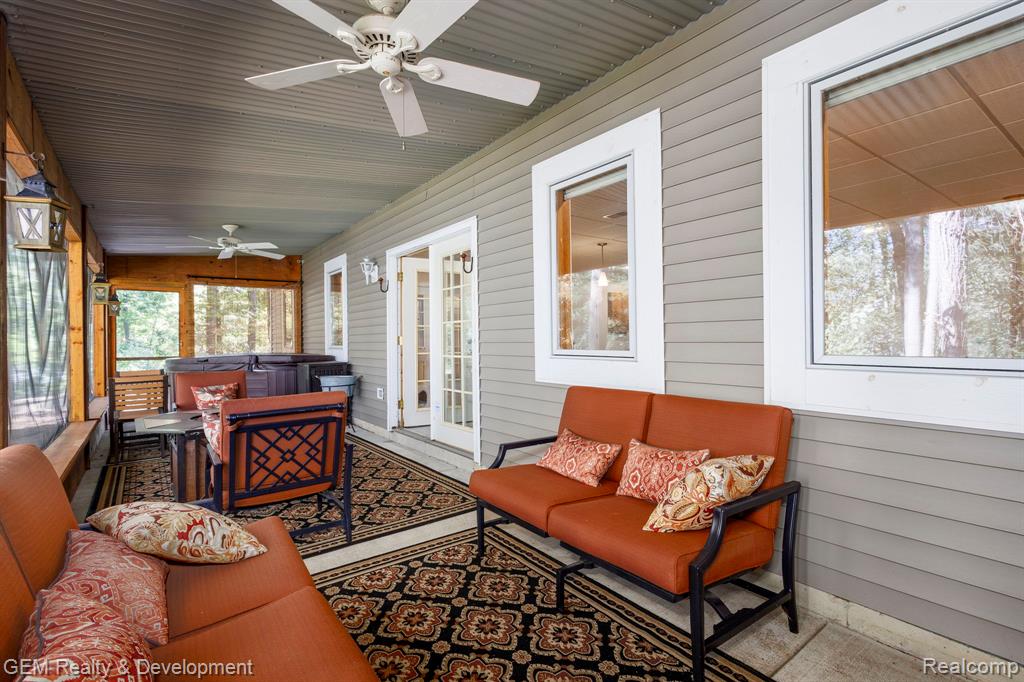 925 Sarah Road, Pinckney, MI 48169 — Photo 31