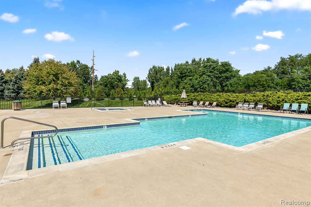 5744 WYNDAM Lane, Brighton, MI 48116 — Photo 48