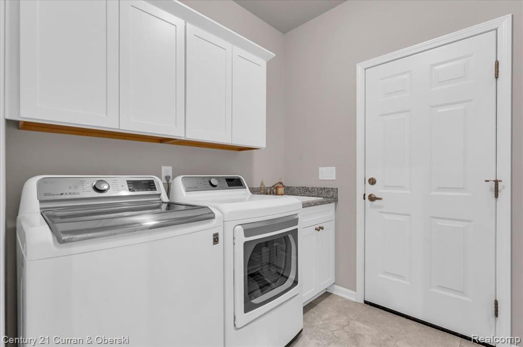 48442 EASTBRIDGE Drive, Canton, MI 48188 — Photo 17