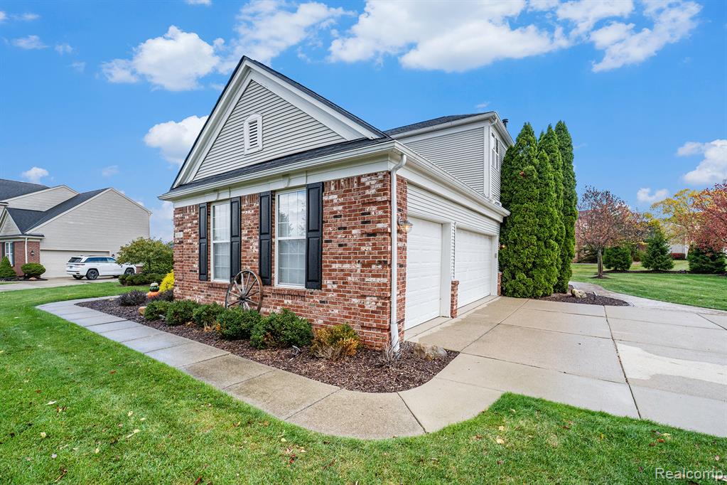 8381 Oxford Lane, Grand Blanc, MI 48439 — Photo 39