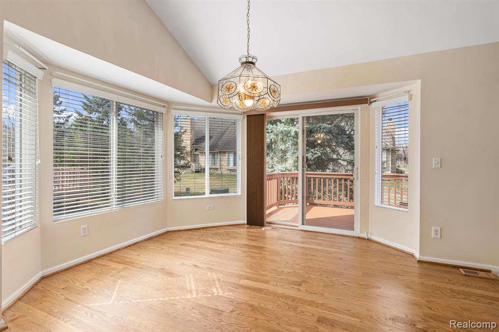 52497 WESTFIELD Drive, Macomb, MI 48042 — Photo 2
