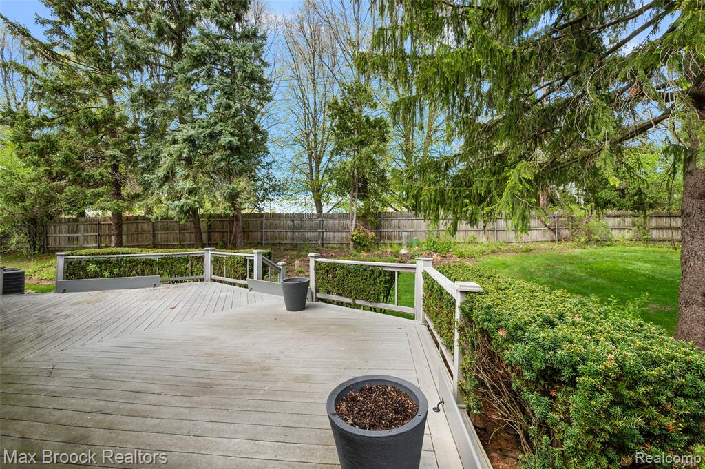5175 Woodlands Drive, Bloomfield Hills, MI 48302 — Photo 30