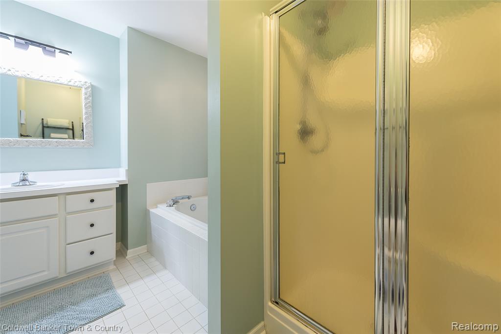 642 Chestnut Drive, Wixom, MI 48393 — Photo 21