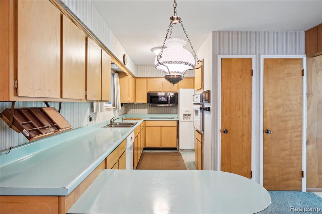 862 JUNEAU Road, Ypsilanti, MI 48198 — Photo 12