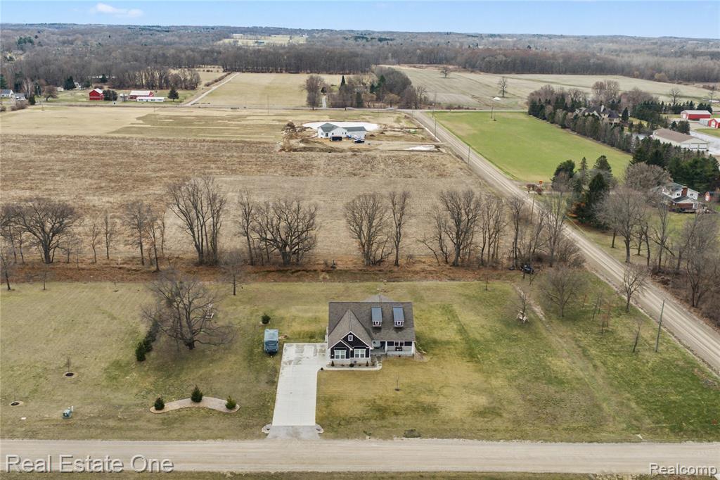 8370 Grist Mill Drive, Fenton, MI 48430 — Photo 3