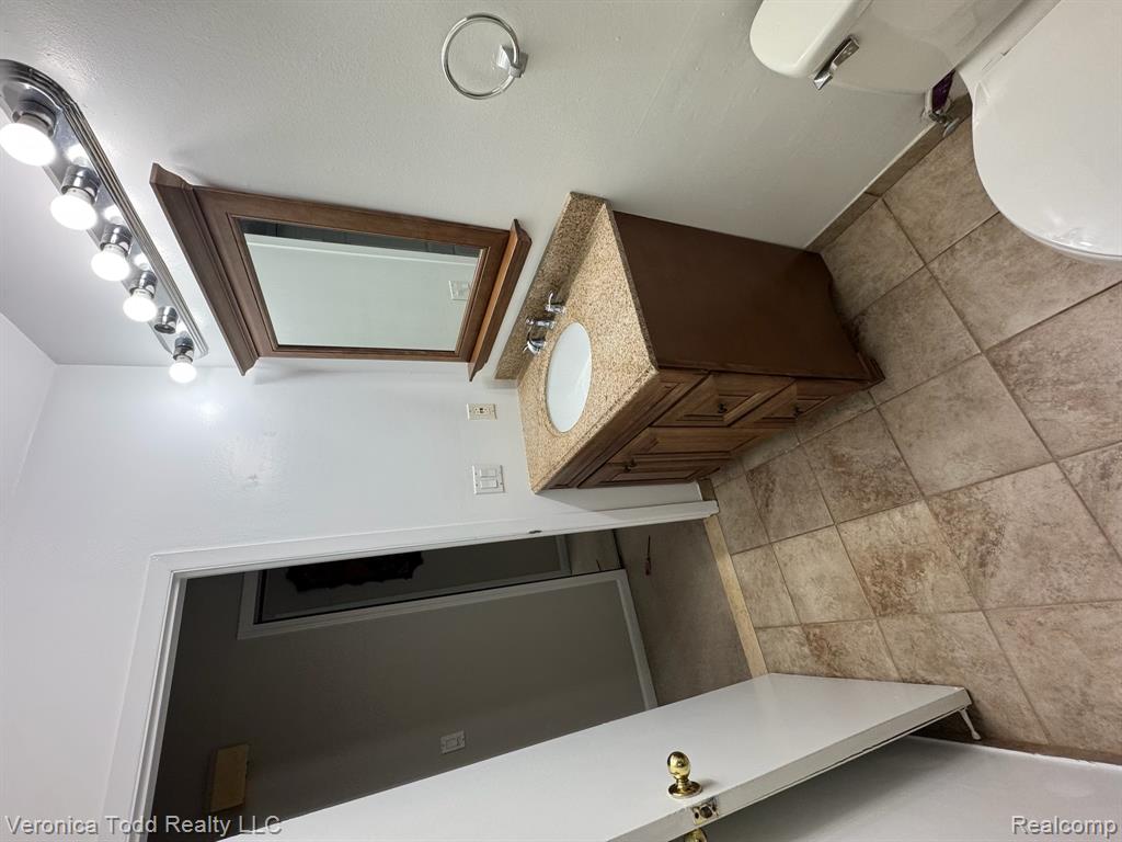 2994 Roundtree Drive, Troy, MI 48083 — Photo 17