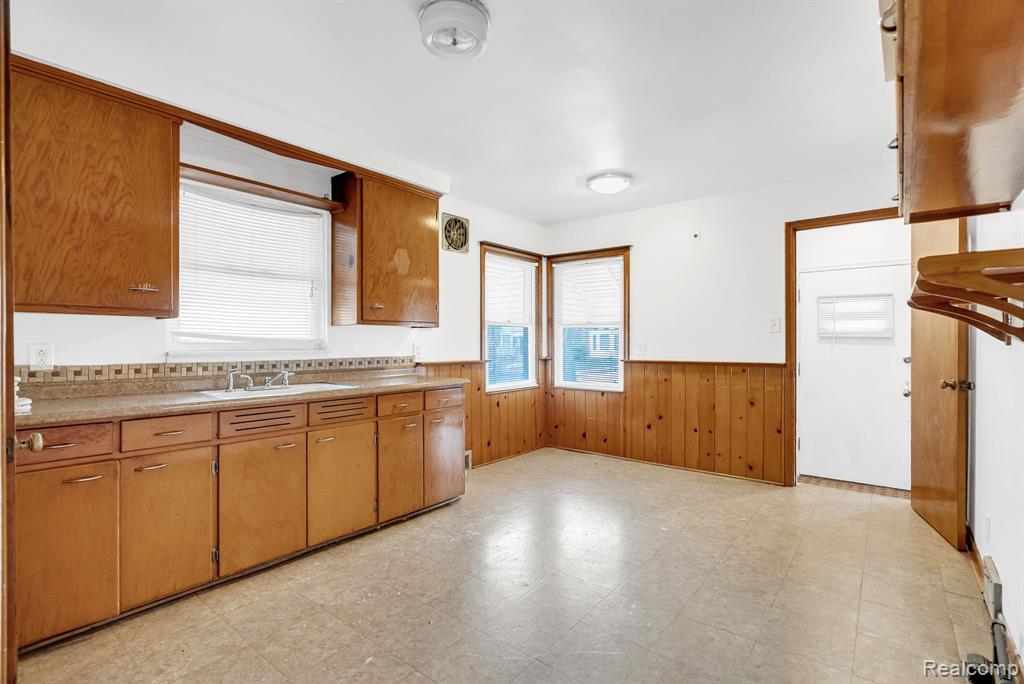 8227 Bingham Street, Detroit, MI 48228 — Photo 9
