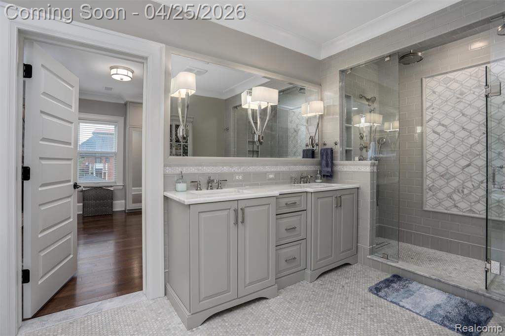 658 Pallister, Detroit, MI 48202 — Photo 34