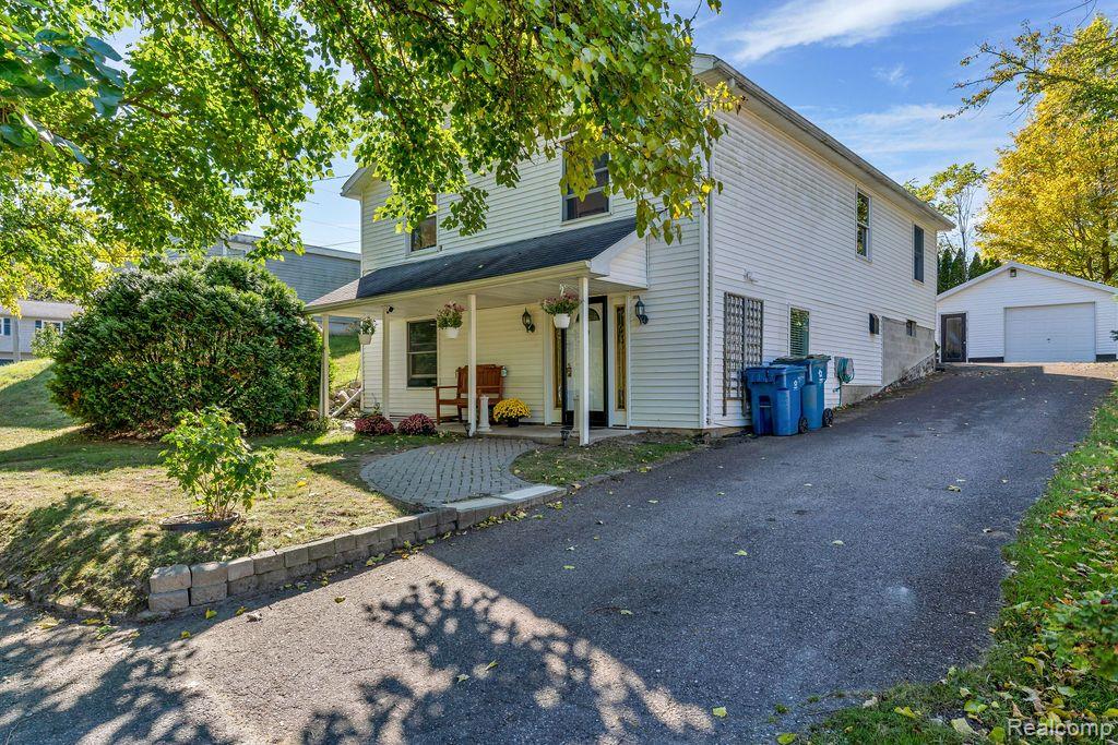 308 LEGRANDE Street, Holly, MI 48442 — Photo 2