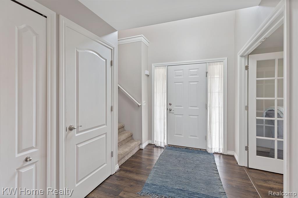 28642 OAKMONTE Circle W, New Hudson, MI 48165 — Photo 10