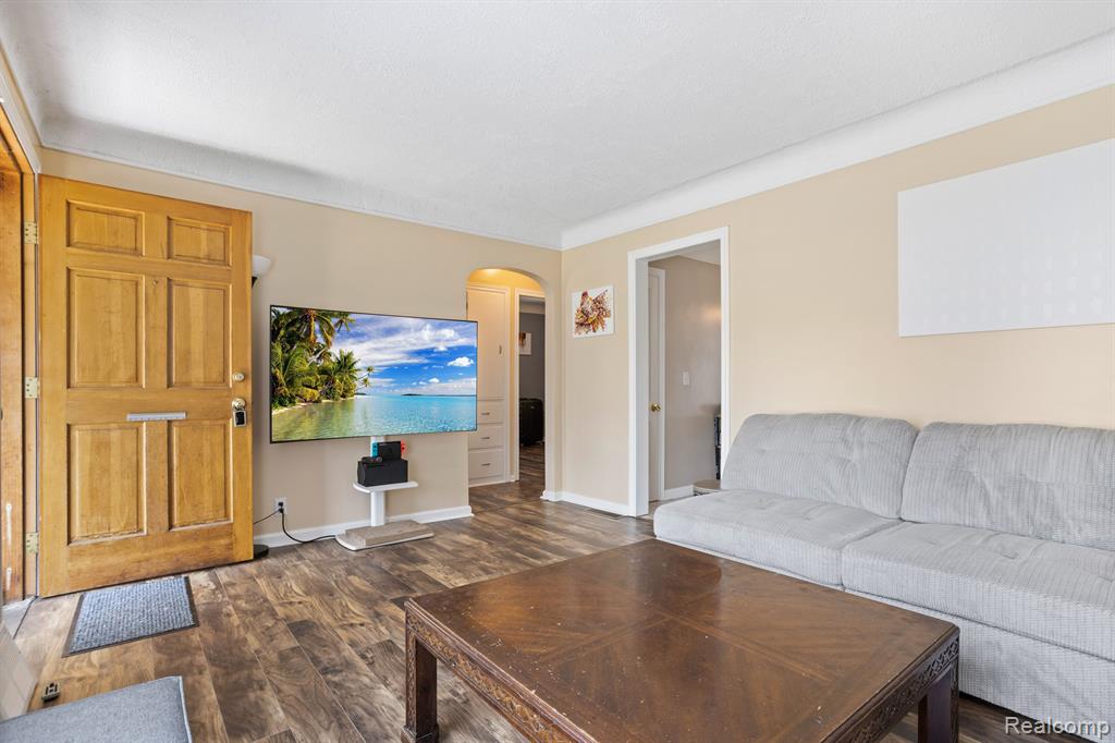 620 W KALAMA Avenue, Madison Heights, MI 48071 — Photo 6