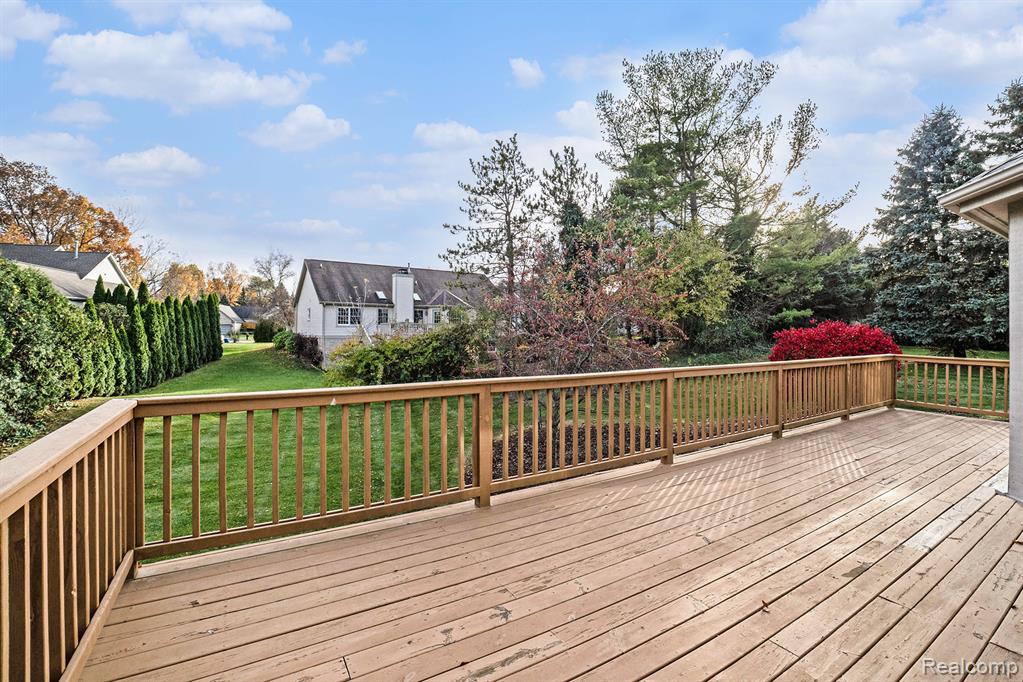 4019 Pine Ridge Court, Fenton, MI 48430 — Photo 36