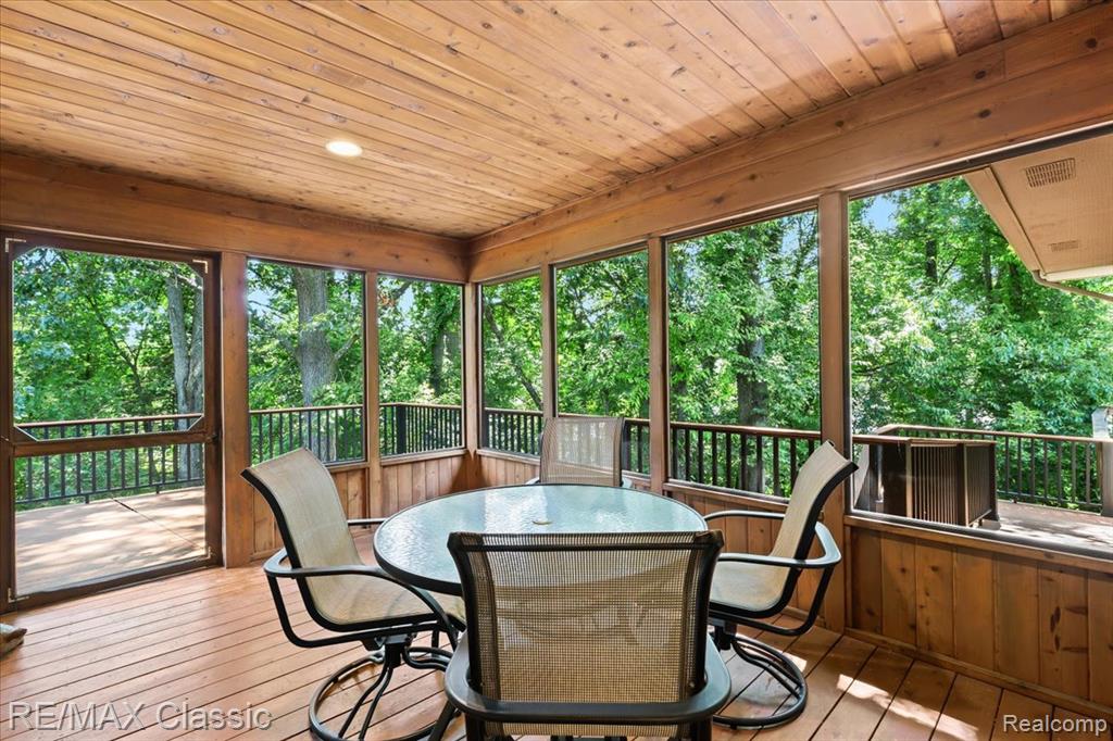 4160 Rolling Pines Court, Commerce Twp, MI 48382 — Photo 11