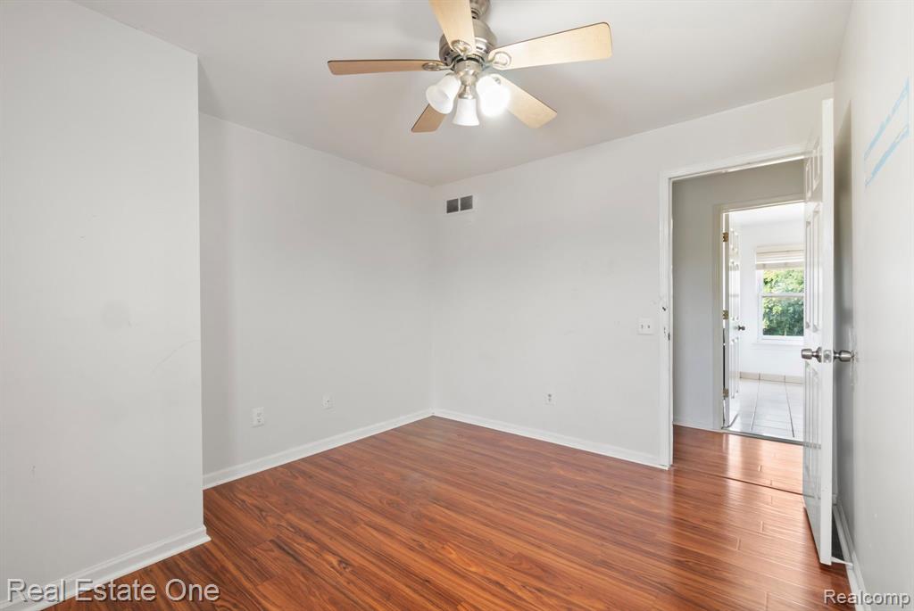 5510 Greenbriar Drive, West Bloomfield, MI — Photo 33