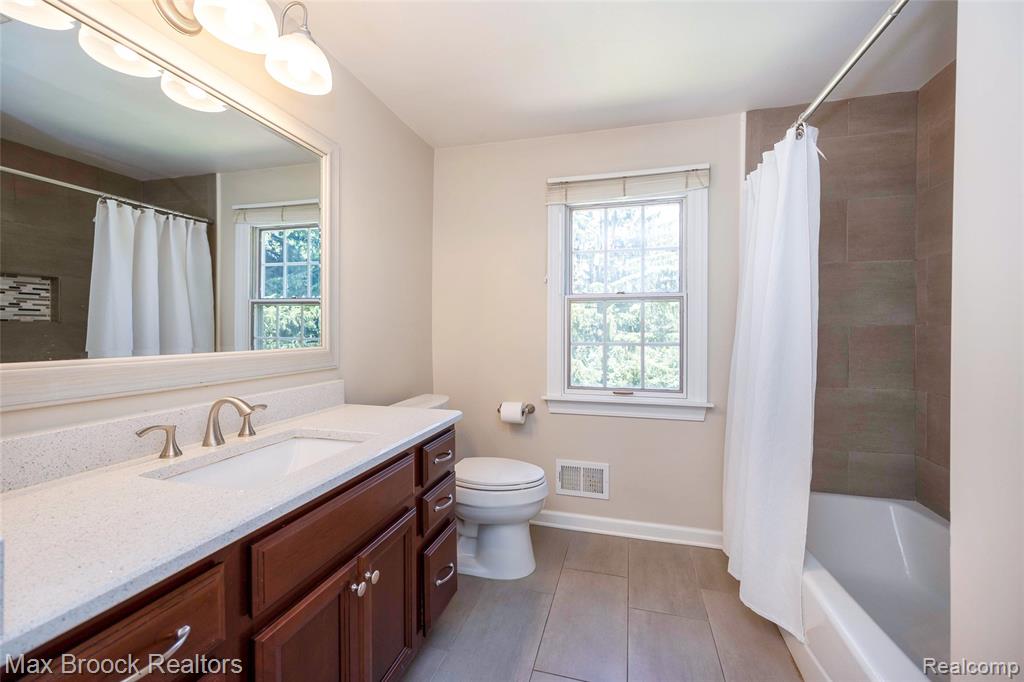 30830 Lincolnshire E, Beverly Hills, MI 48025 — Photo 19