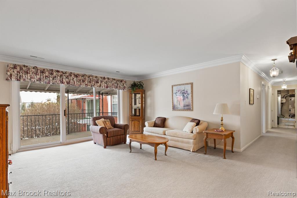 19710 W 13 Mile Road, 210, Beverly Hills, MI 48025 — Photo 11