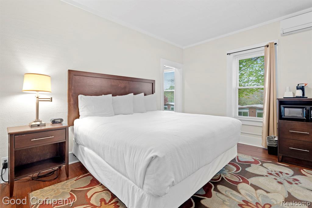 612 N LAKESHORE Drive, Ludington, MI 49431 — Photo 96
