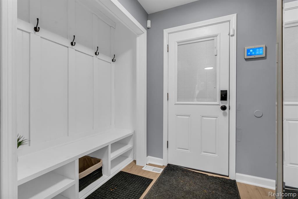 3160 Woods Circle - Photo 3