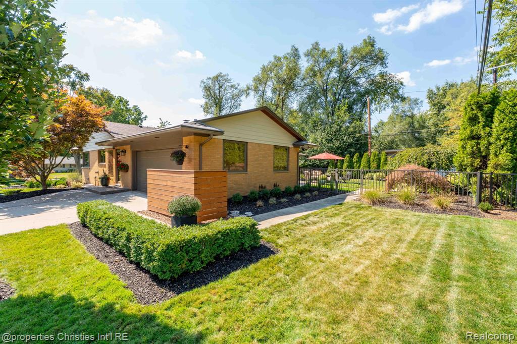 19418 Warwick Street, Beverly Hills, MI 48025 — Photo 58
