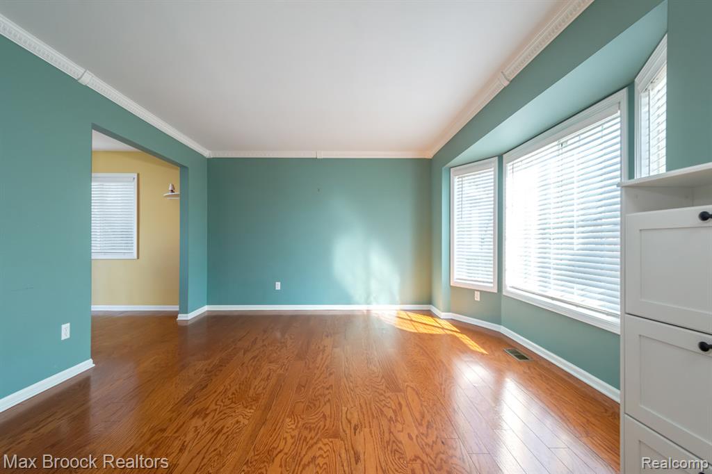 906 McLean Avenue, Royal Oak, MI 48067 — Photo 9