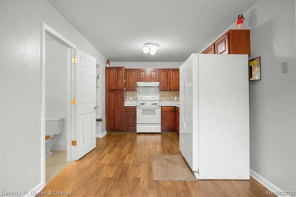 16201 TERRACE VILLAGE Drive, Taylor, MI 48180 — Photo 9