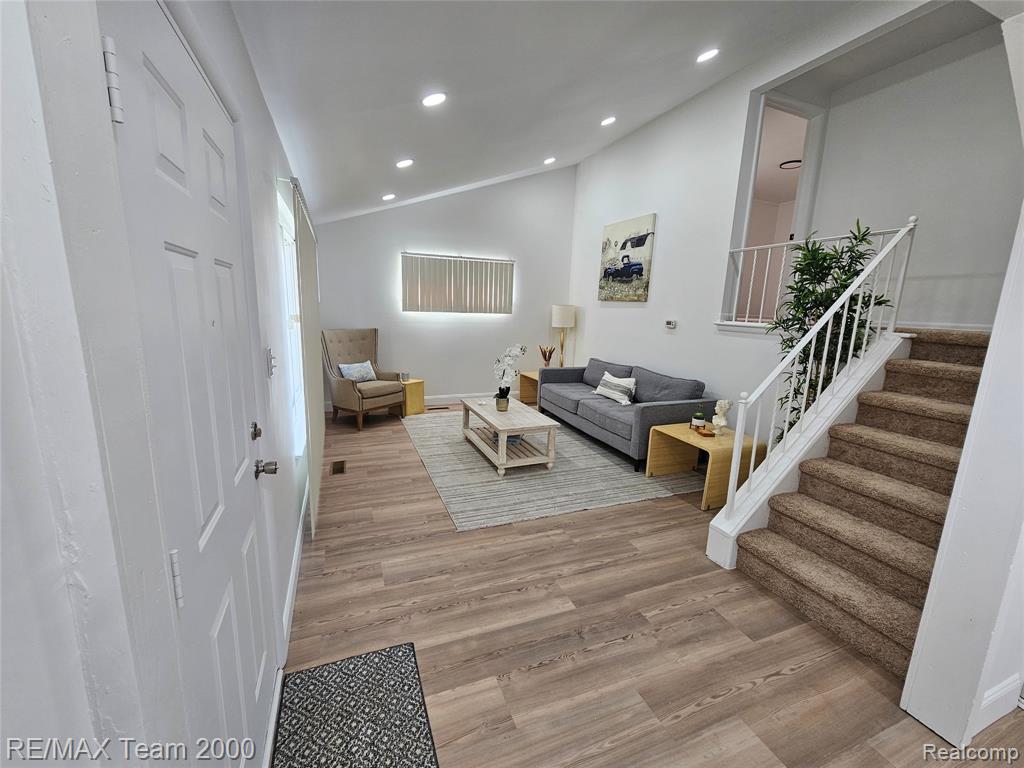 8035 Donna Street, Westland, MI — Photo 12