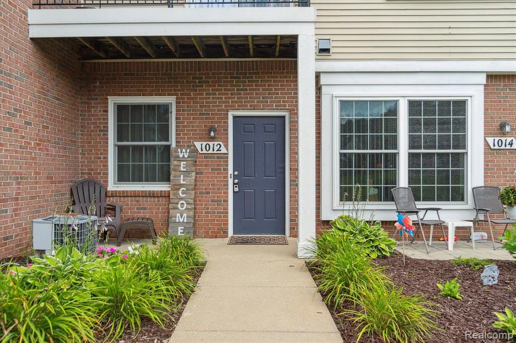 1012 SHIAWASSEE Circle, Howell, MI 48843 — Photo 5
