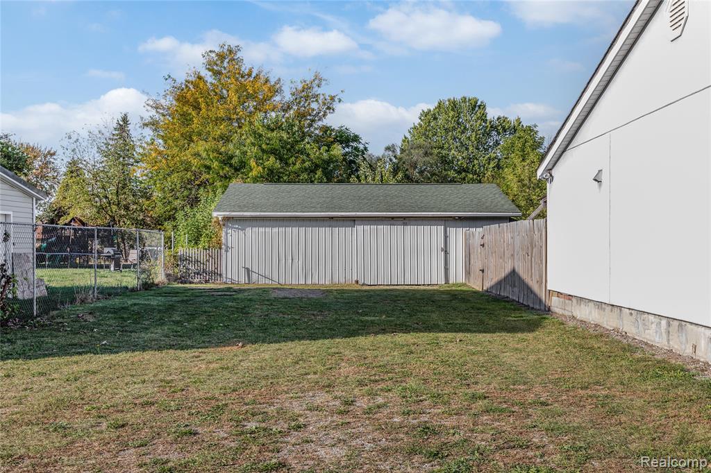 2320 Belle Glade Court, Fenton, MI 48430 — Photo 22