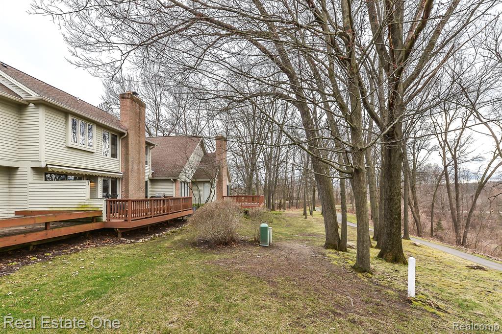 4490 GOLF VIEW Drive, Brighton, MI 48116 — Photo 5
