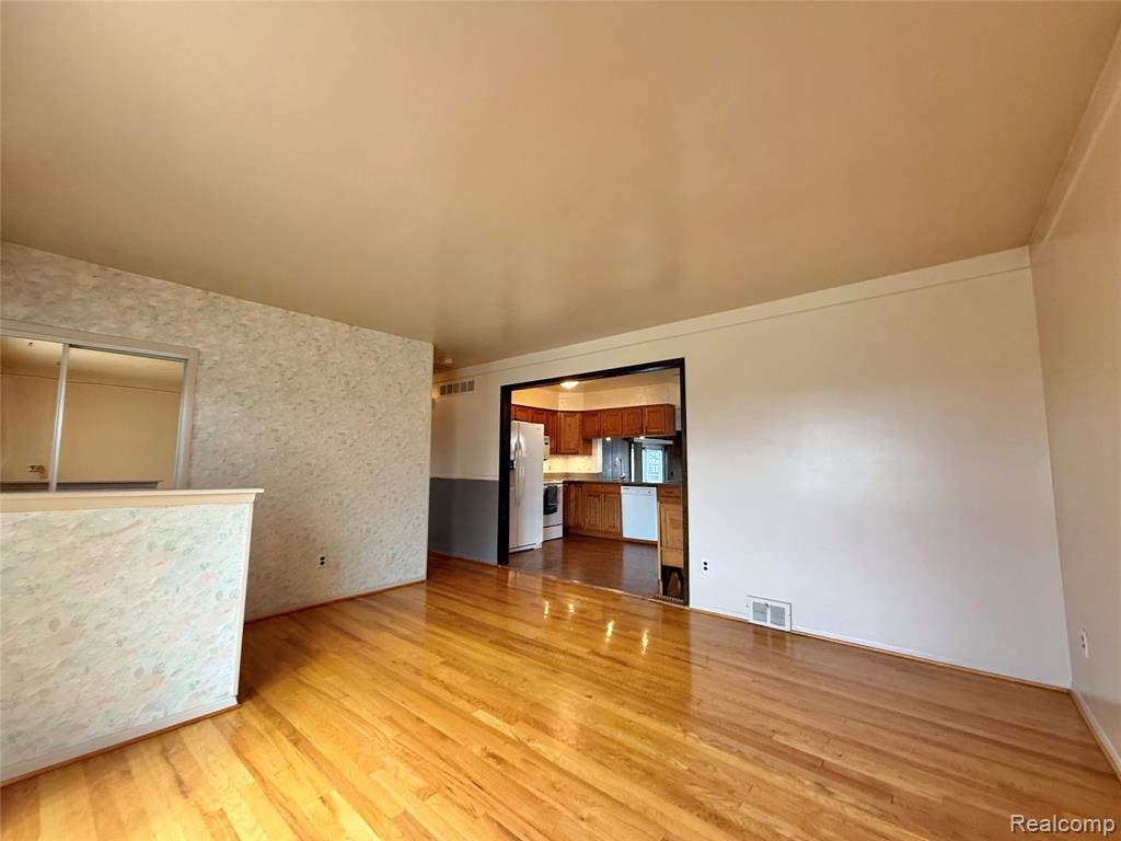 27334 Perry Street, Roseville, MI 48066 — Photo 8