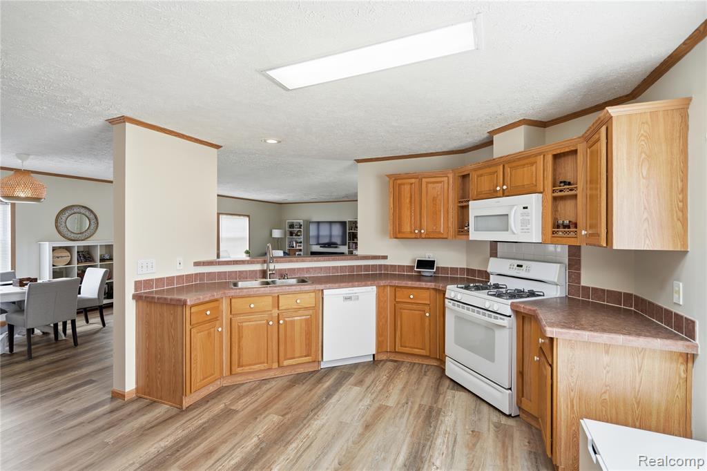 11078 Stony River Court, 522, South Lyon, MI 48178 — Photo 3
