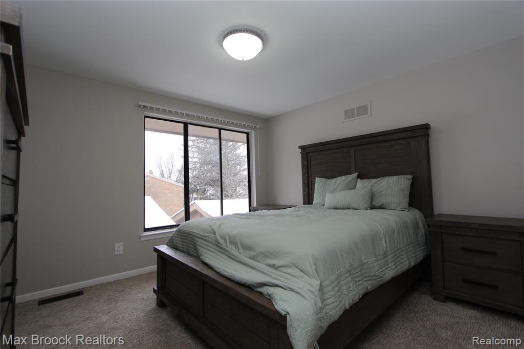 7338 Creek View Court, West Bloomfield, MI — Photo 18