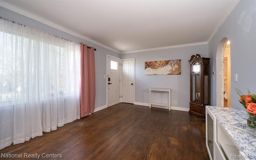 2654 Hatton Road, Auburn Hills, MI 48326 — Photo 9