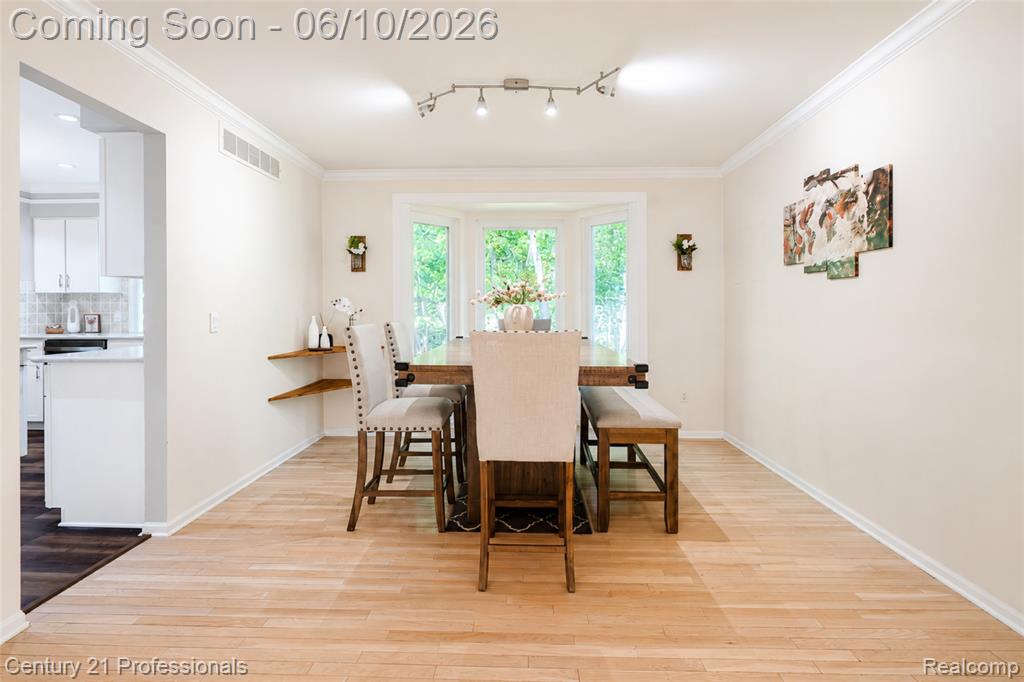 425 Cherry Grove Lane, Walled Lake, MI 48390 — Photo 18