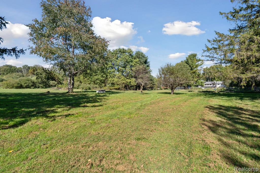 2860 E Coon Lake Road, Howell, MI 48843 — Photo 38