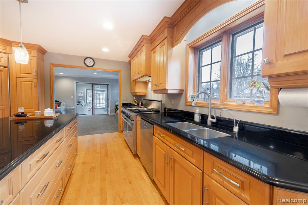 26029 Waterbury Way, Grosse Ile, MI 48138 — Photo 10