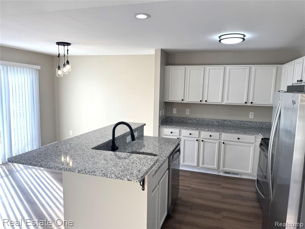 45679 Heather Ridge Drive, Macomb, MI 48044 — Photo 11