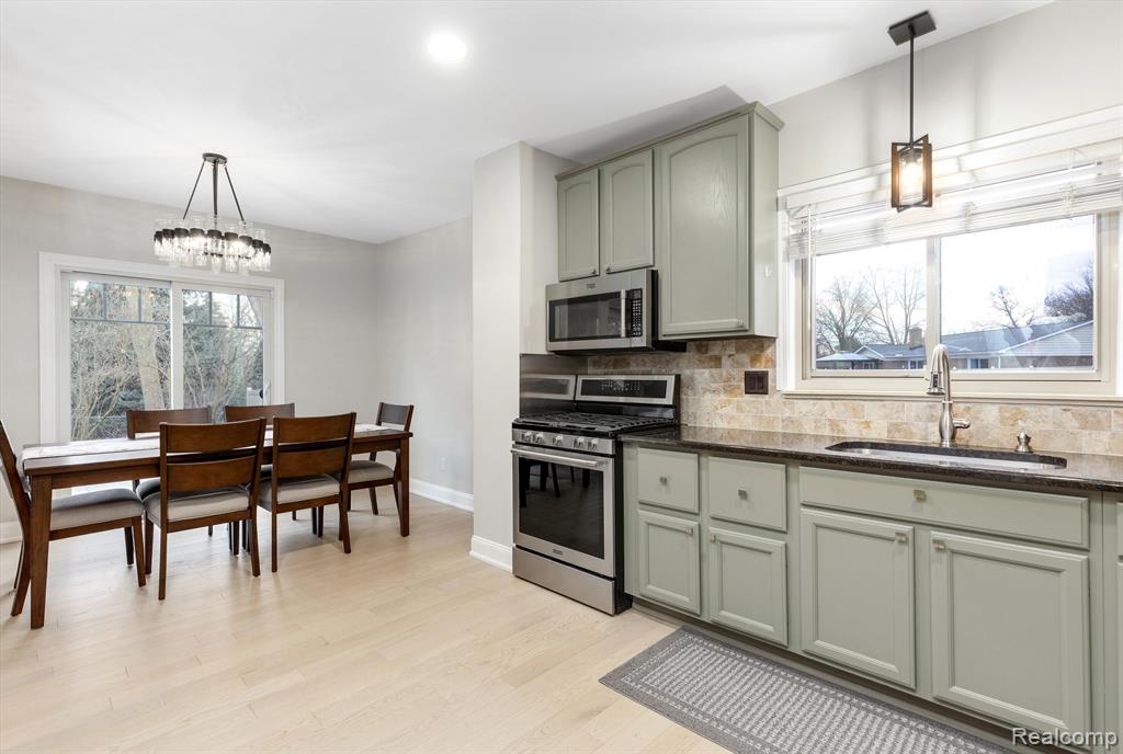 6500 RAINTREE Court, Canton, MI 48187 — Photo 5