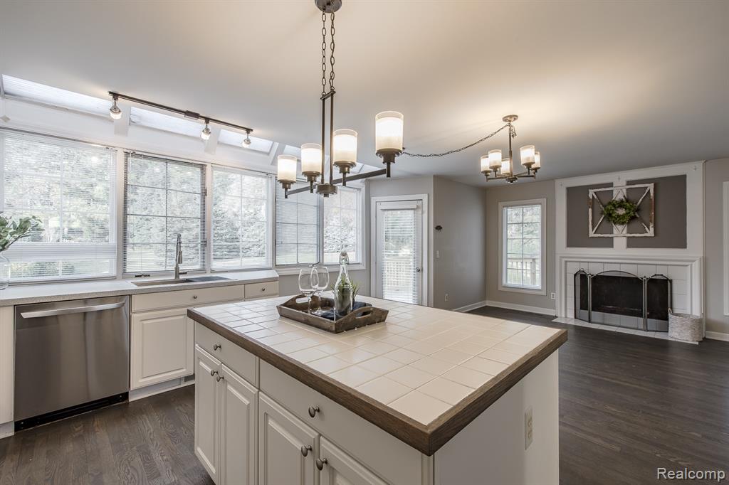 6351 Cherry Tree Court, Rochester Hills, MI 48306 — Photo 25