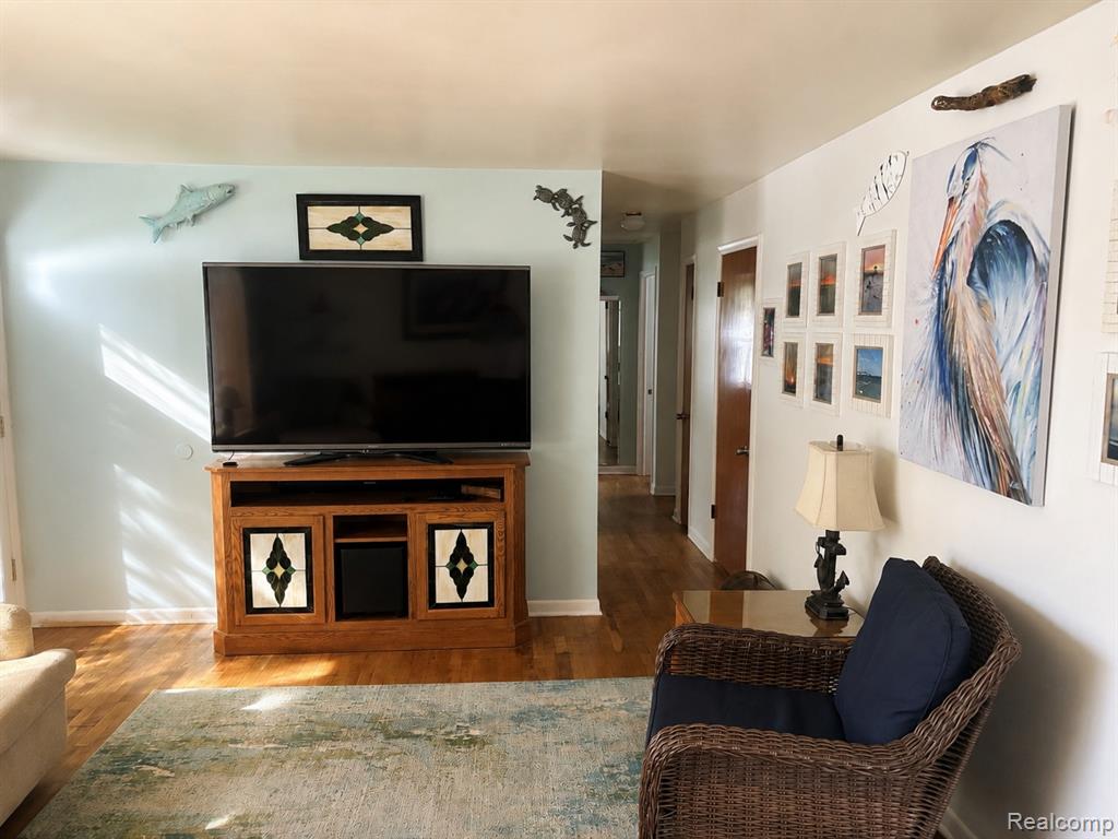 6405 Springdale Dr, Grand Blanc, MI 48439 — Photo 4