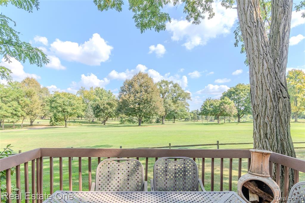 4575 Fairway Court, Waterford, MI 48328 — Photo 5