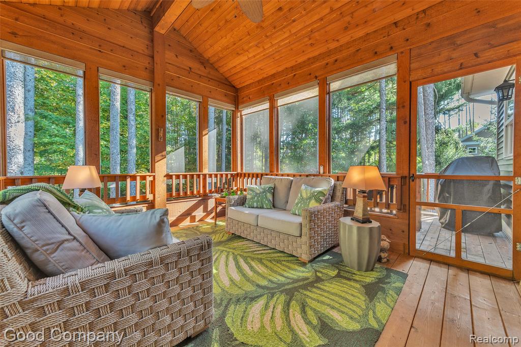 8726 Sunrise Mist Drive, Pinckney, MI 48169 — Photo 17
