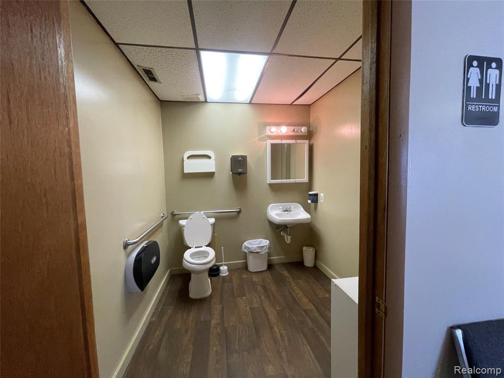 427 E 8 Mile Road, Hazel Park, MI 48030 — Photo 8