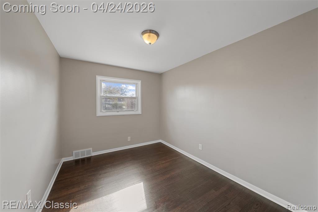 6647 Arcola Street, Garden City, MI — Photo 17